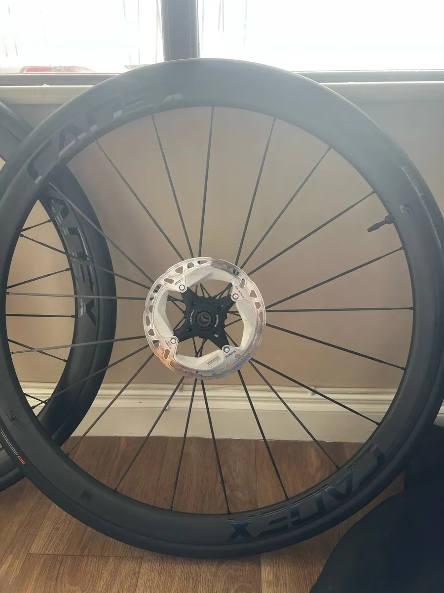 Cadex 36 Carbon wheels - Image 1