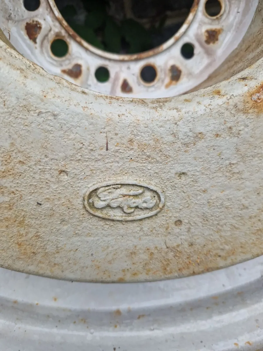 Fordson Major Parts - Image 2