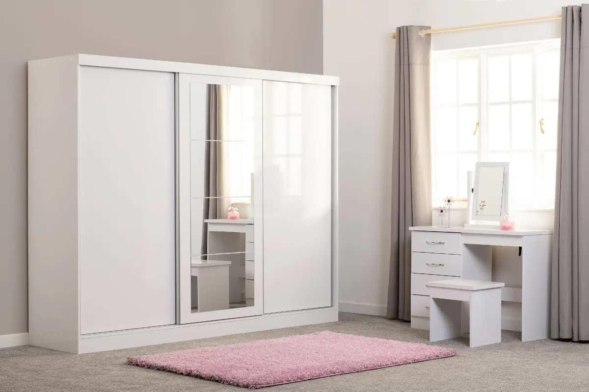 SLIDING DOOR WARDROBES - Image 1