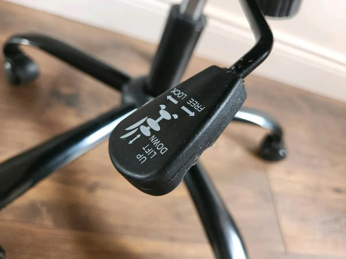 Office chair - Image 4