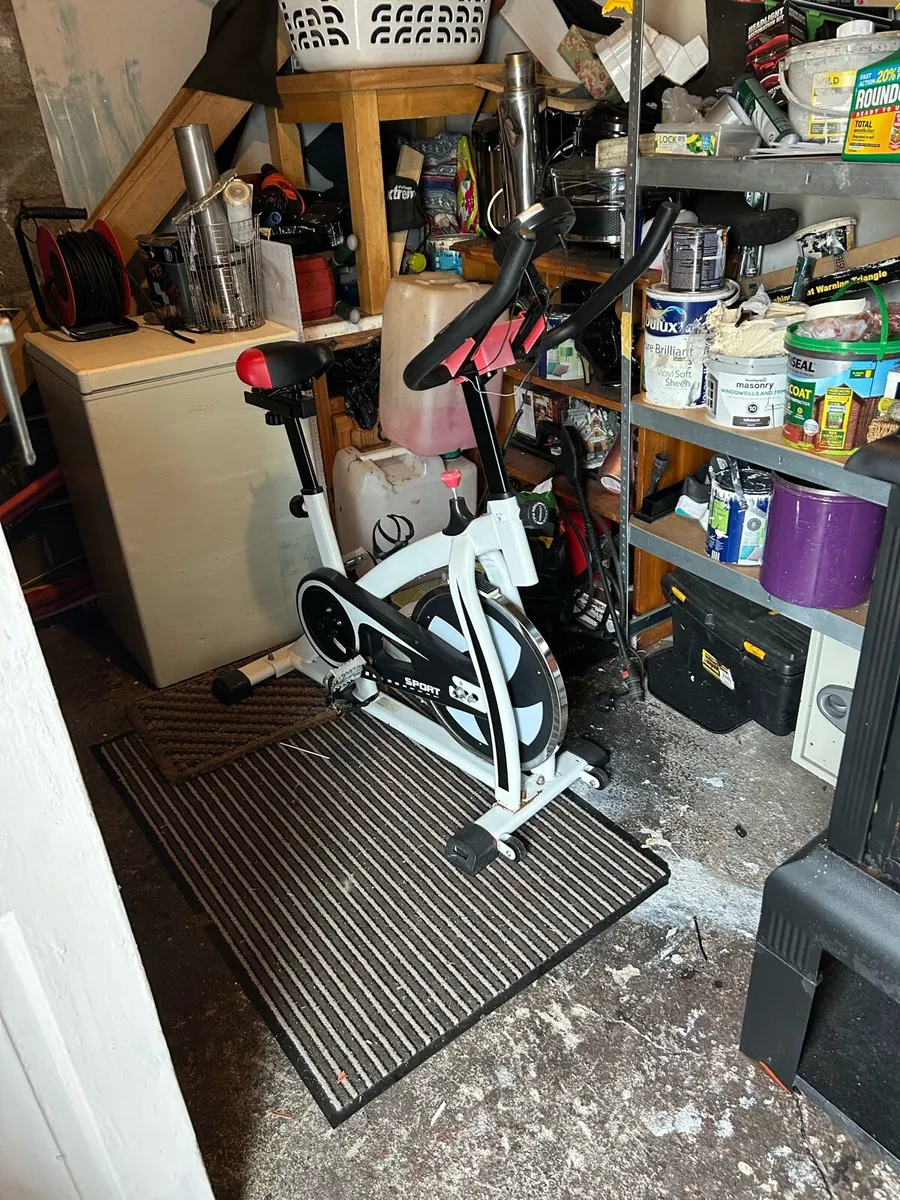 Exercise bike - Image 1