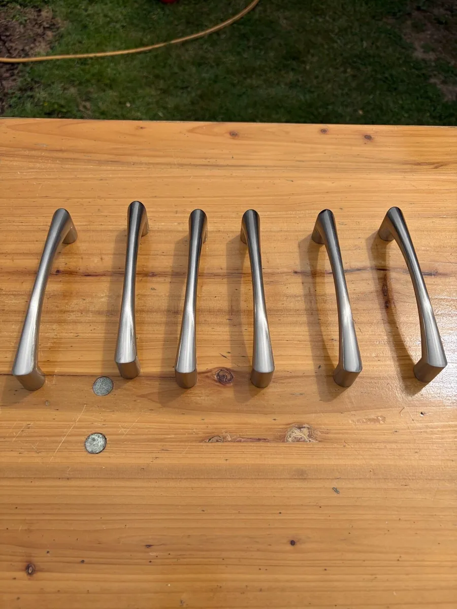 Cabinet/Wardrobe Handle x 6 - Image 1