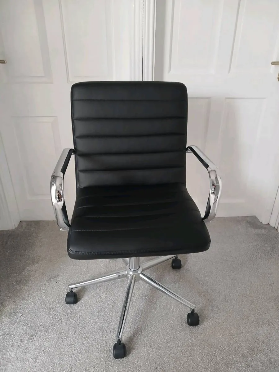 Office Chair - Image 1