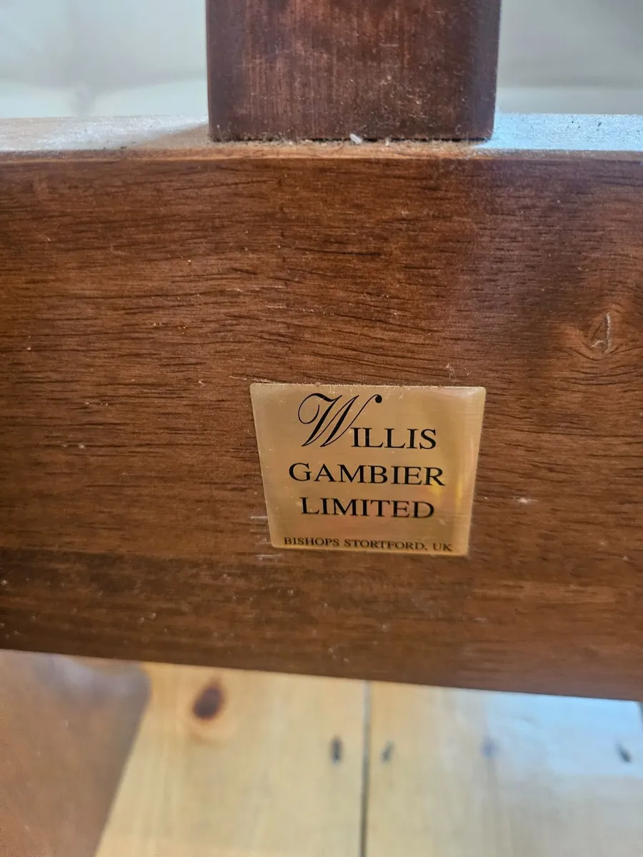 KING SIZE BED Willis Gambier - Image 1