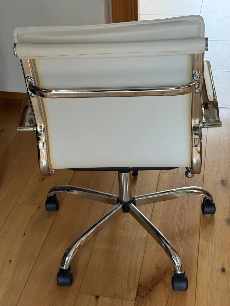 White office chair - Image 2