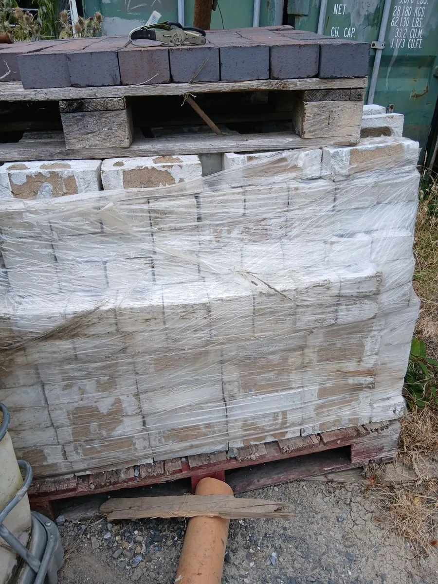 Bricks - Image 3
