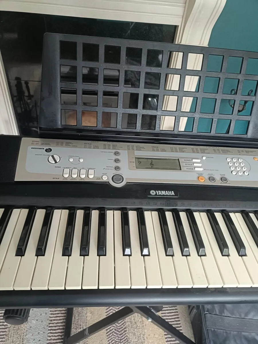 Yamaha keyboard PSR E203 - Image 1