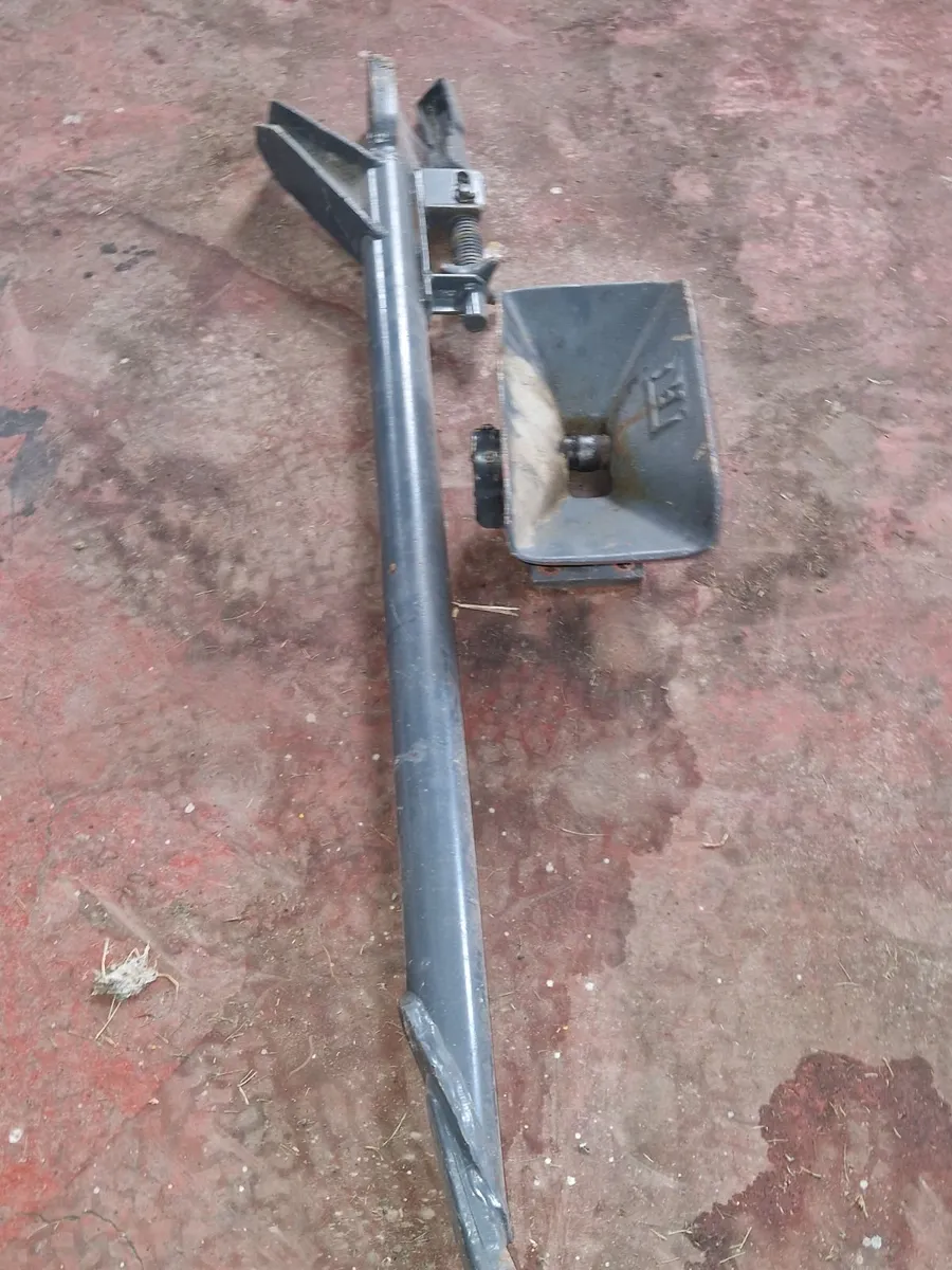 TOW BAR + TOW HITCH - Image 1