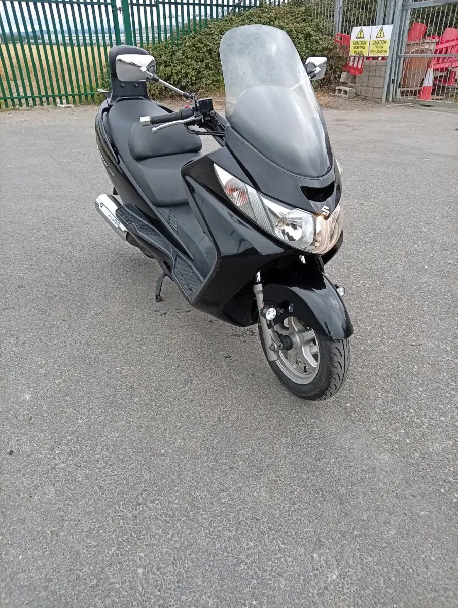 Suzuki burgman an 400 Taxed 7.27 - Image 1