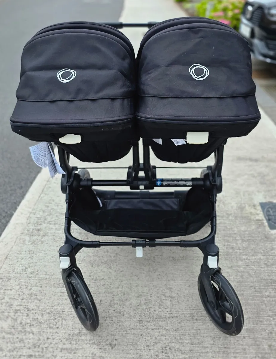 Bugaboo Donkey 3 Twin seat and bassinet stroller - Image 1