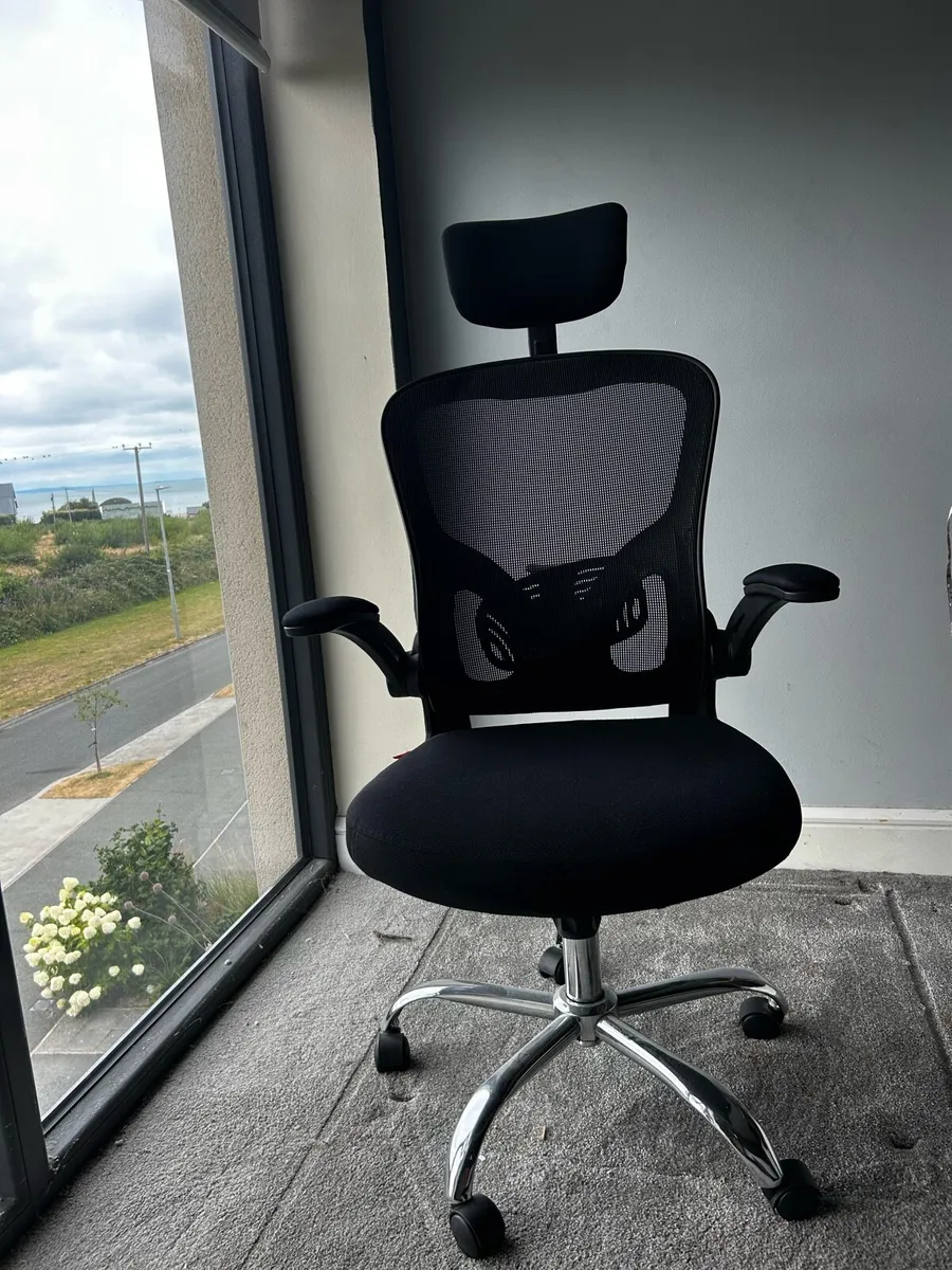 Ergonomic office / gaming chair - Image 1