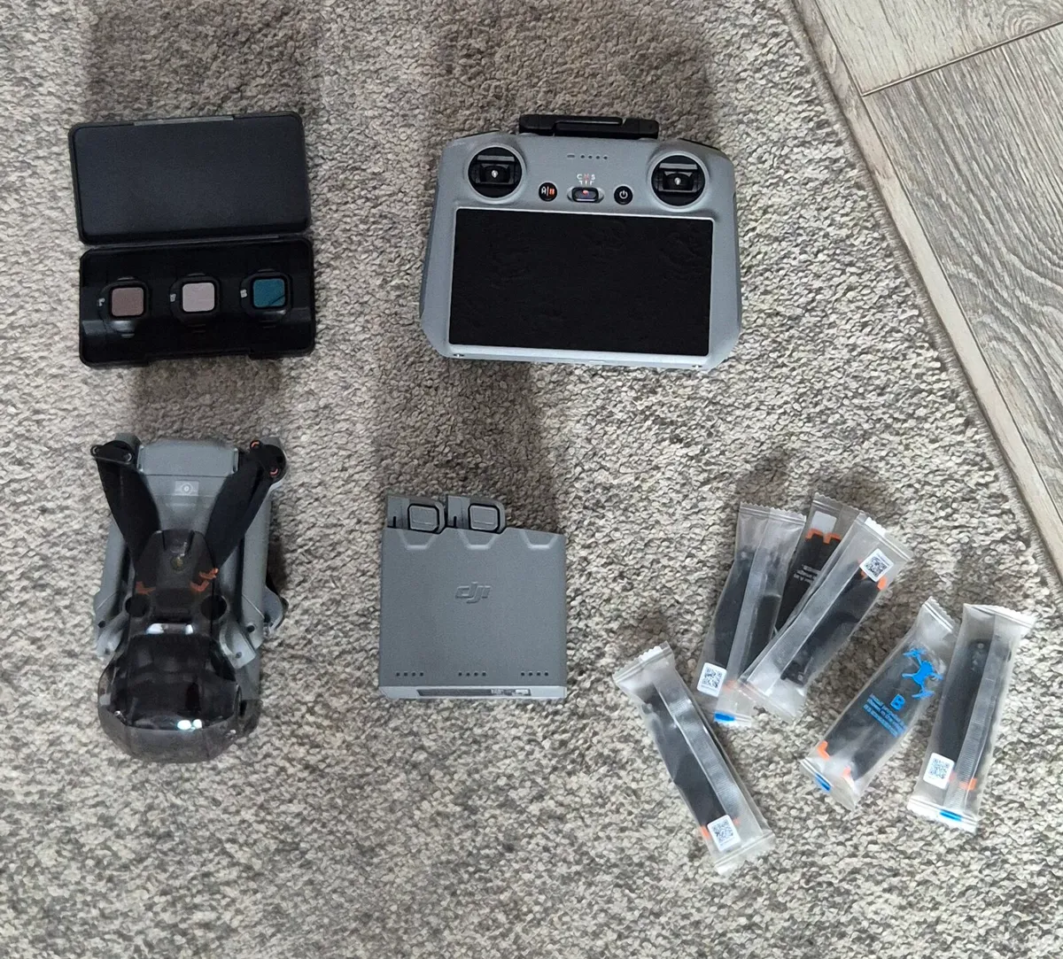 DJI Mini 5 Pro Fly More Combo with RC2 Controller - Image 4