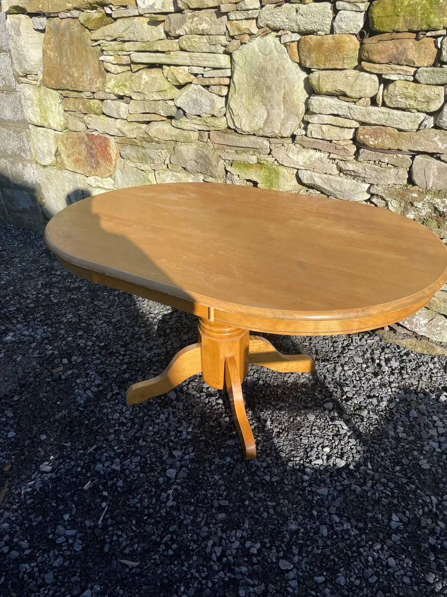 Table and 6 chairs - Image 2