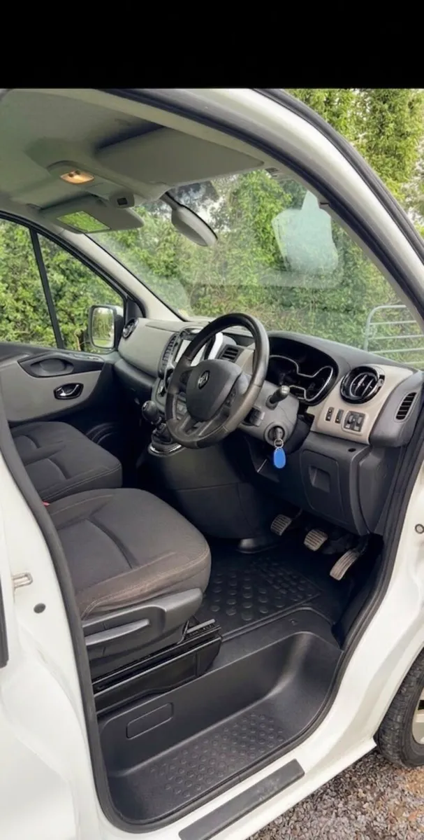 Renault Trafic - Image 4