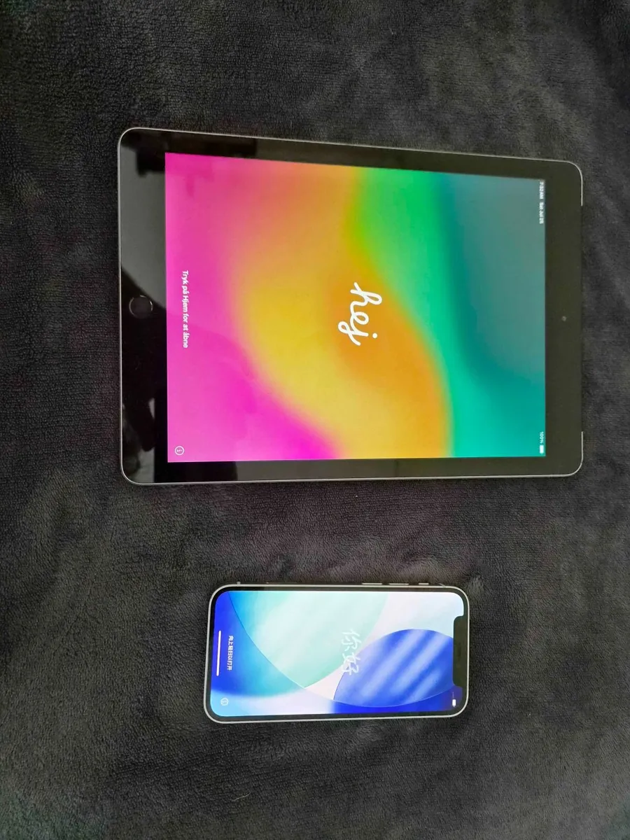 Apple IPAD & Apple IPhone - Image 1