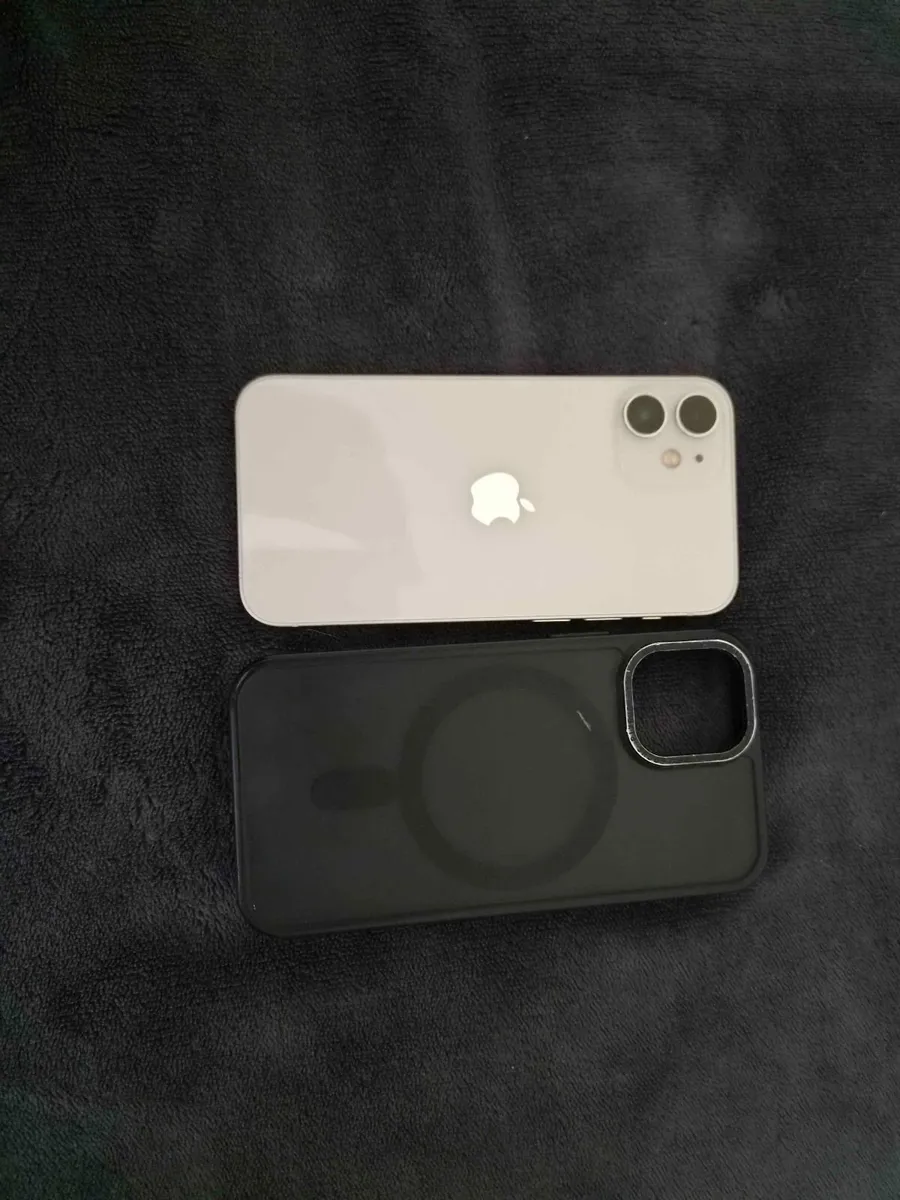 Apple IPAD & Apple IPhone - Image 4