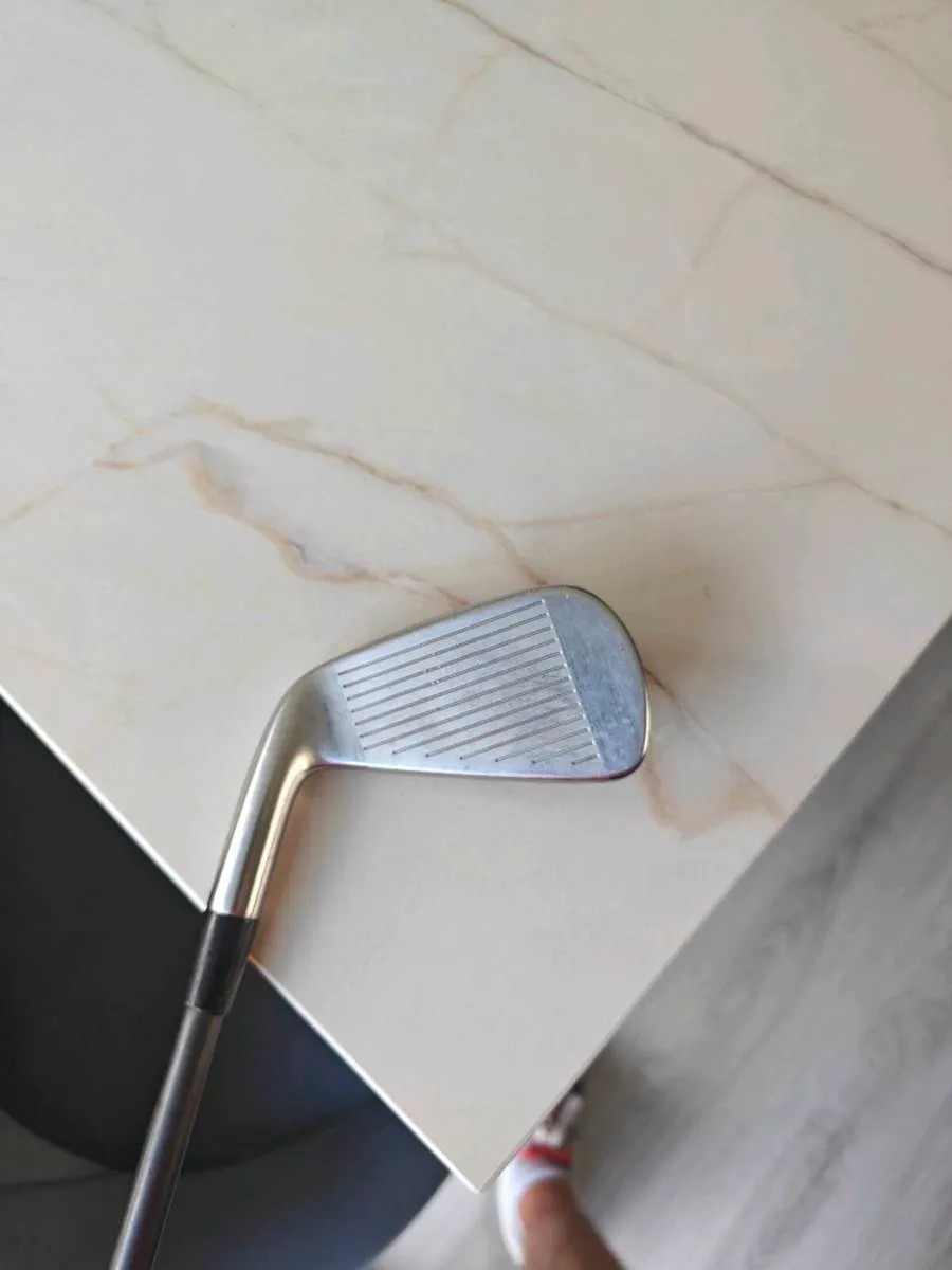 TaylorMade P790 2-iron - Image 2