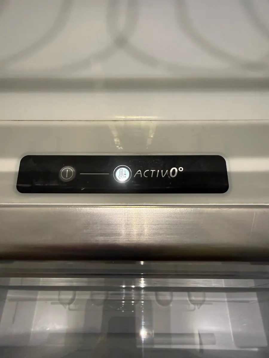 Whirlpool Freestanding Larder Fridge - Image 4