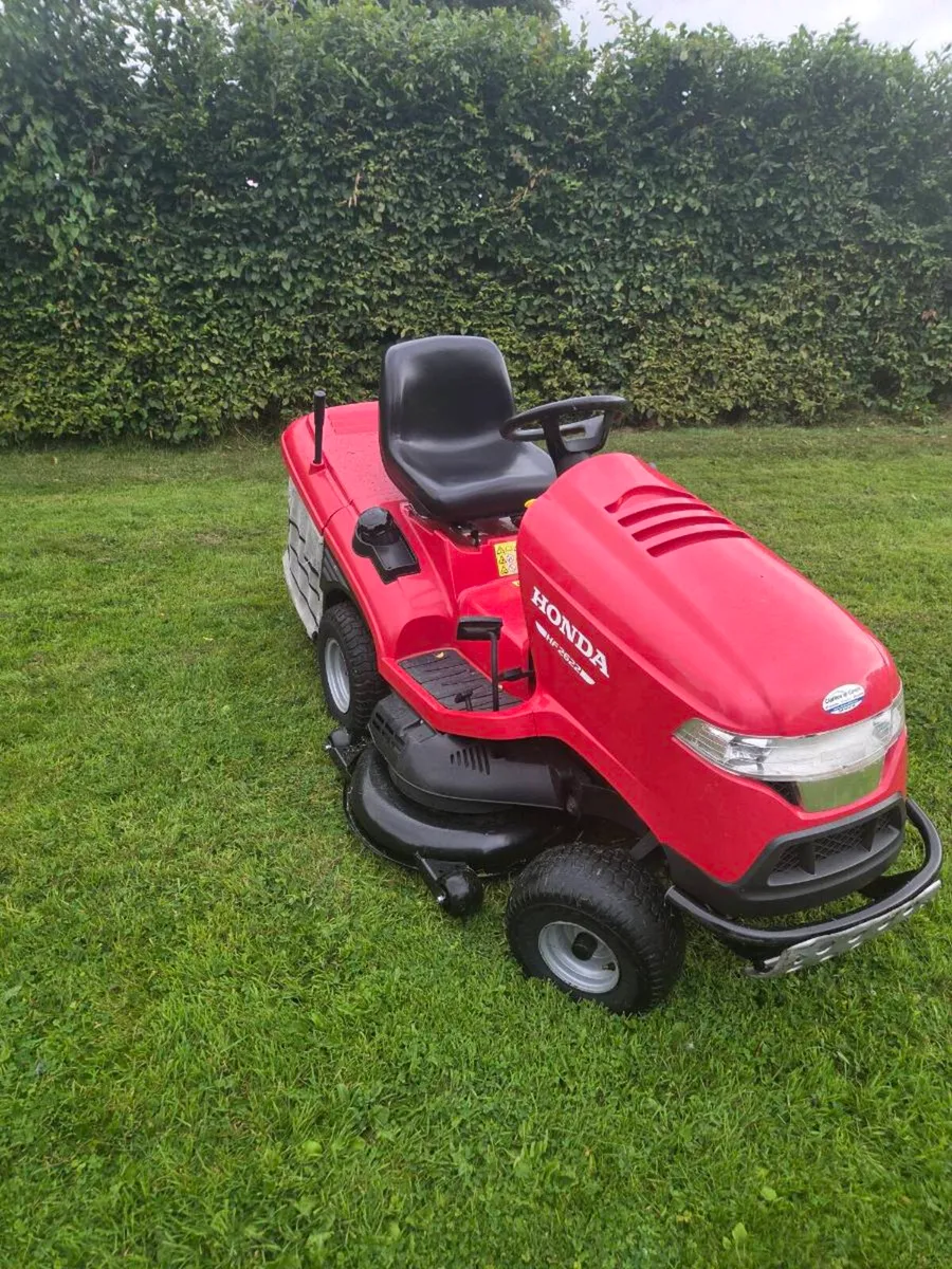 Ride on mower - Image 1