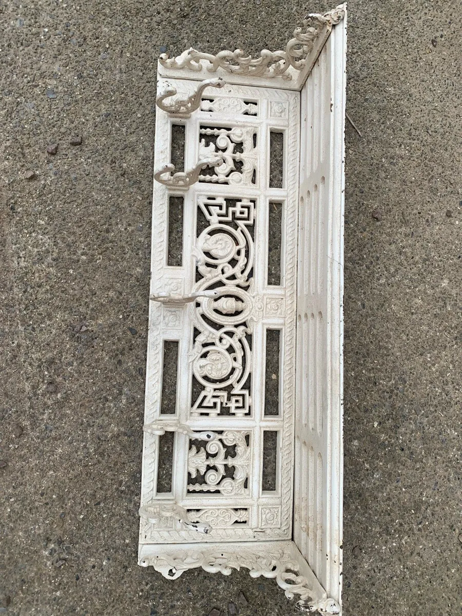 Antique cast iron coat hanger - Image 1