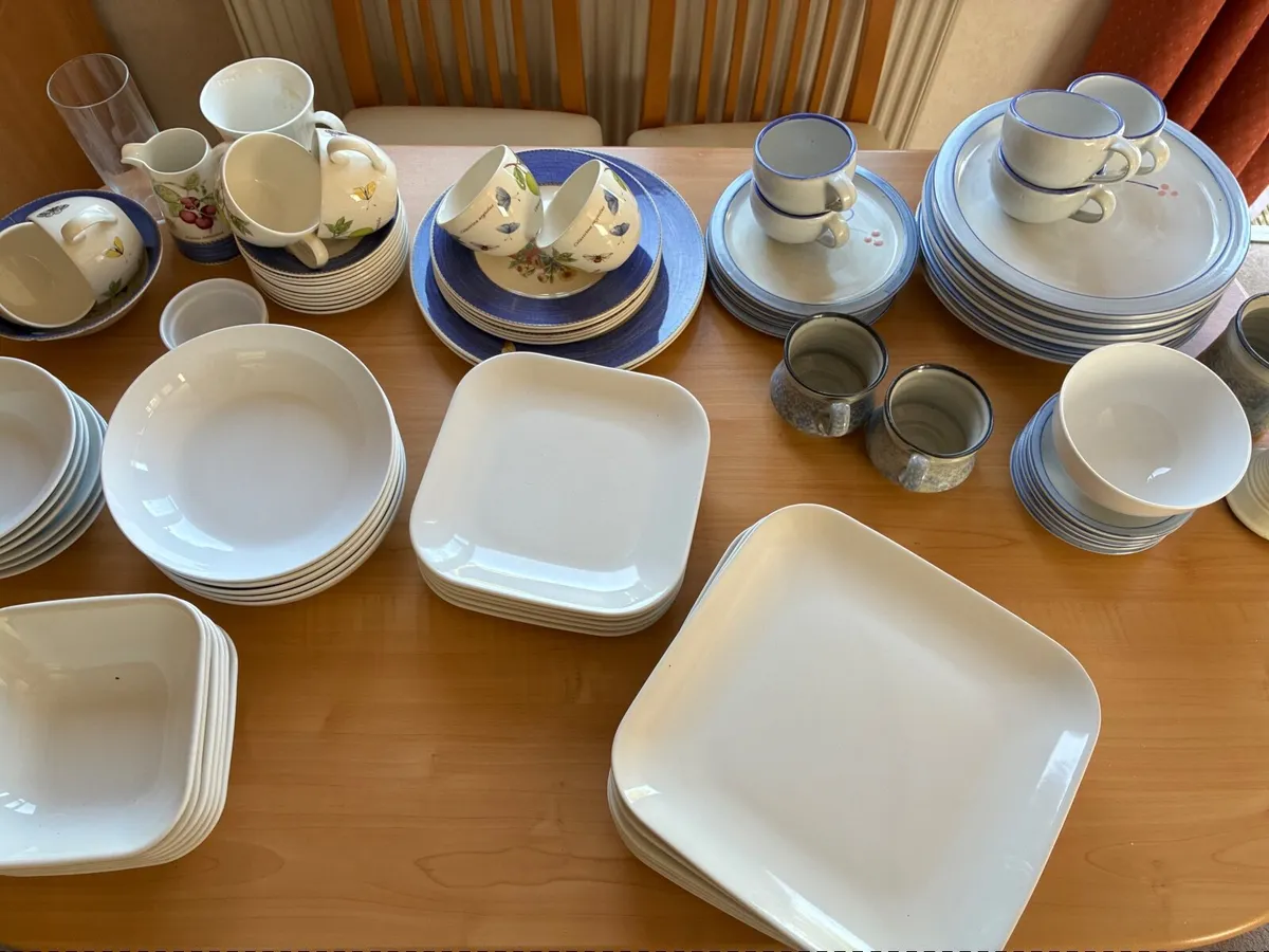 Kitchen utensils and bed linen - Image 2