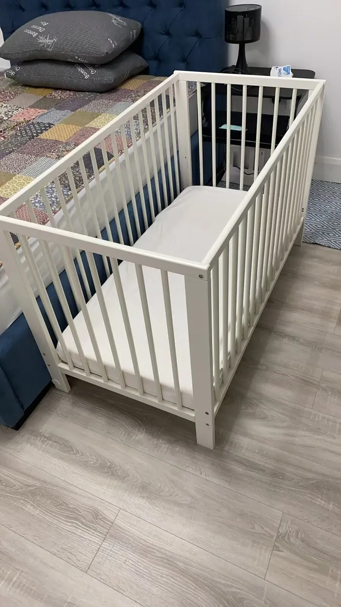Baby cot