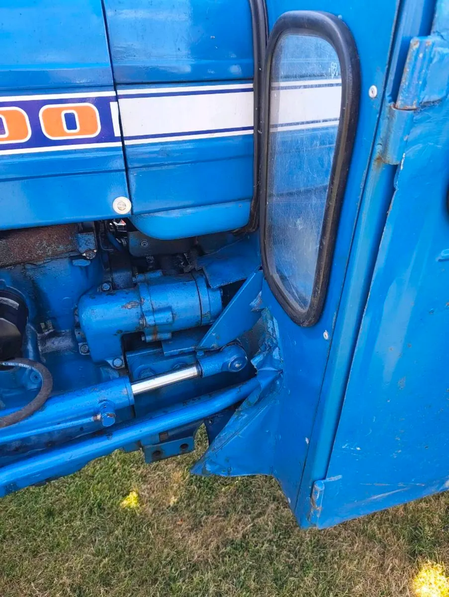Ford 3000 - Image 2