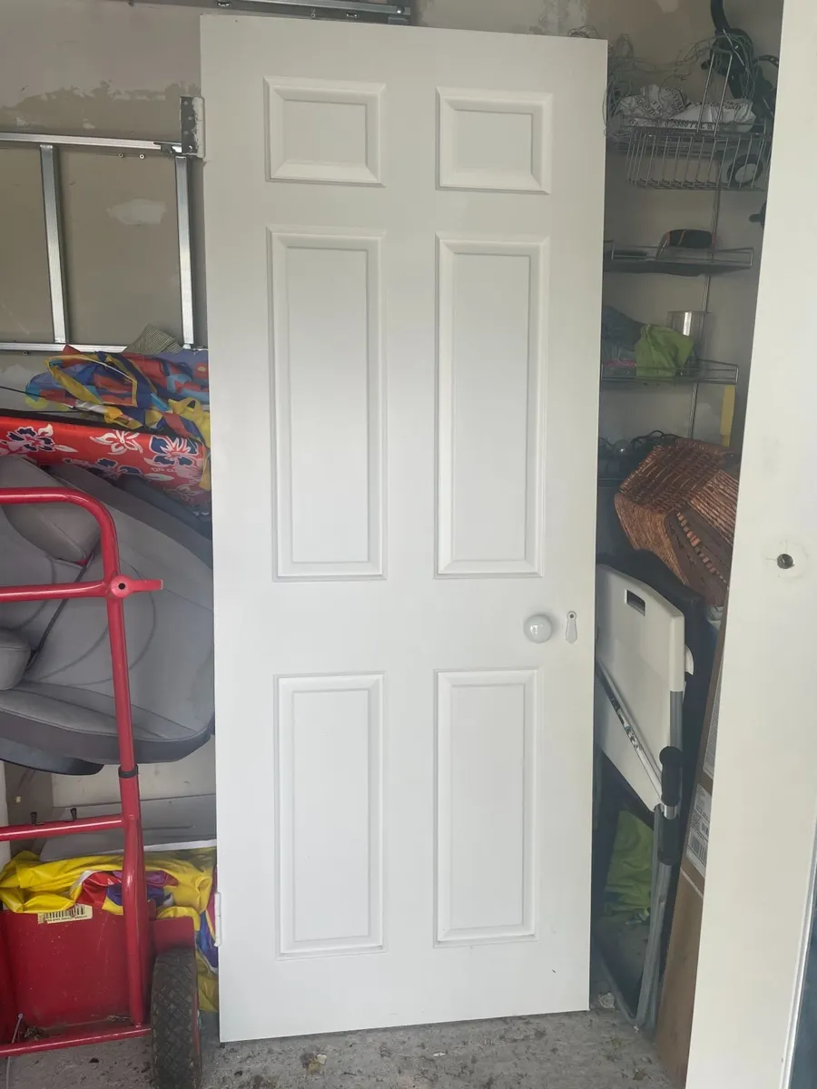 Regency White 6 panel domestic door - Image 1