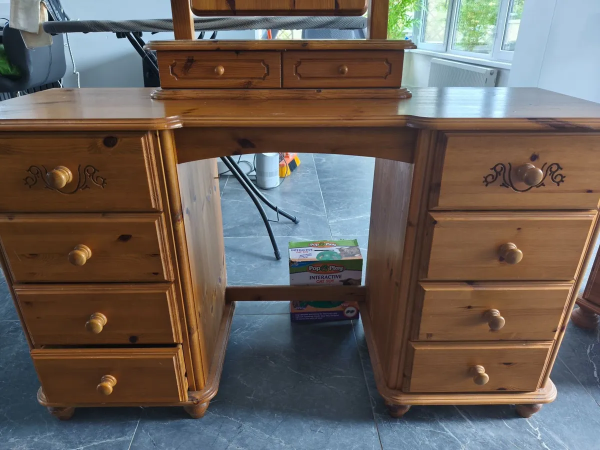 Dressing table /vanity unit with mirror - Image 3