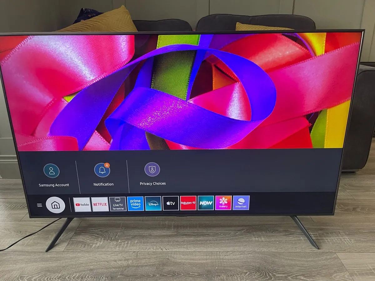 55” SAMSUNG CRYSTAL UHD 4K SMART TV - Image 2