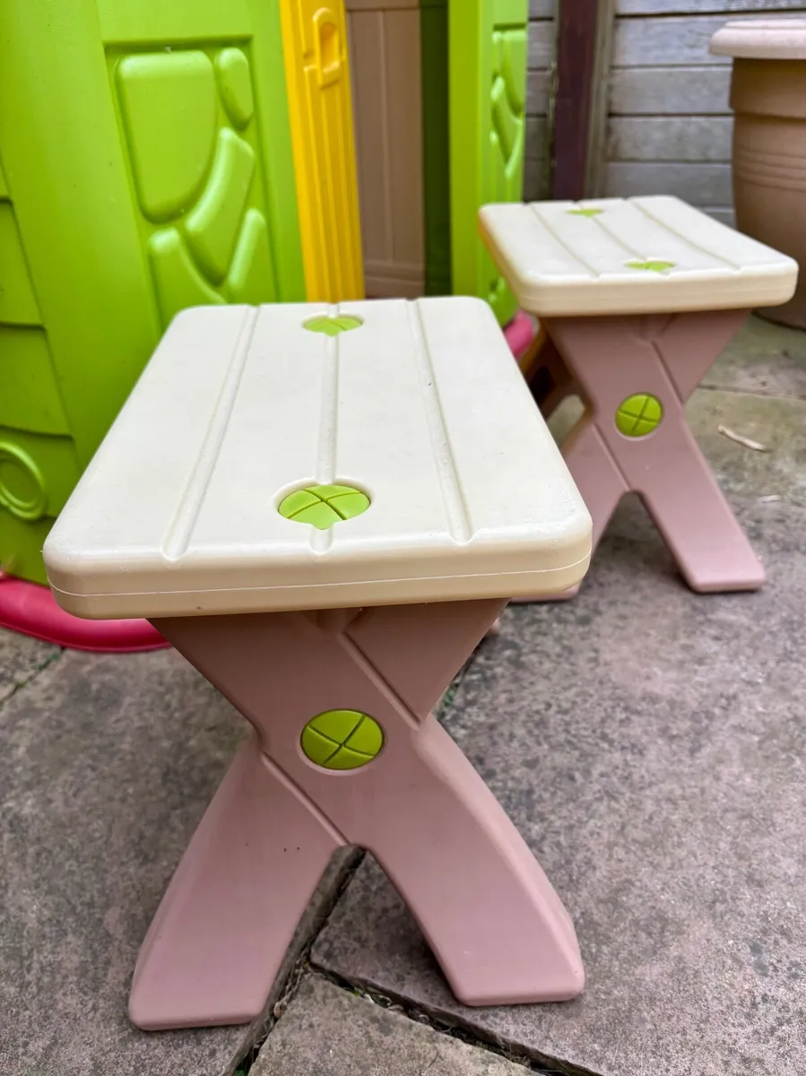 Deluxe Play House with Table and Chairs - Image 4