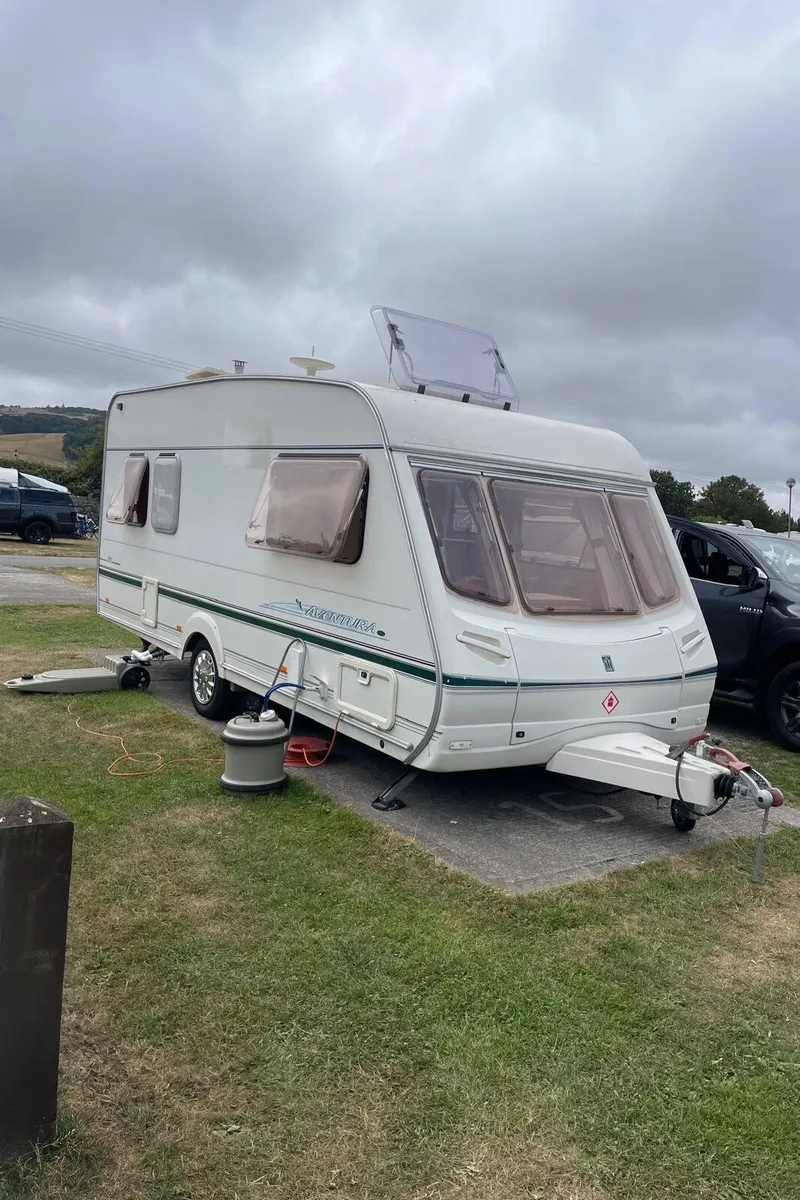 Abbey 5/6 berth with remote mover & Full Awning - Image 2