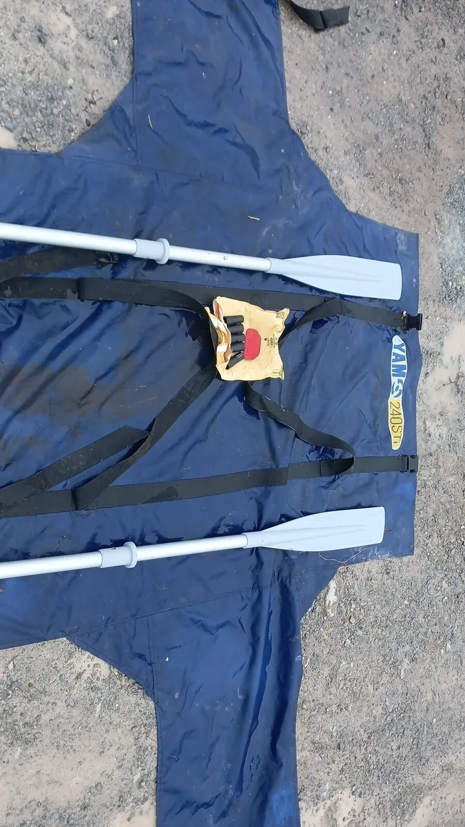 9 ft. Yamaha boat. 2 paddles. foot pump. - Image 2