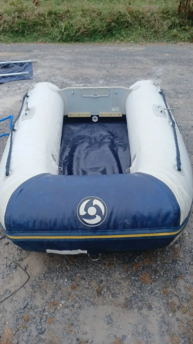9 ft. Yamaha boat. 2 paddles. foot pump. - Image 1