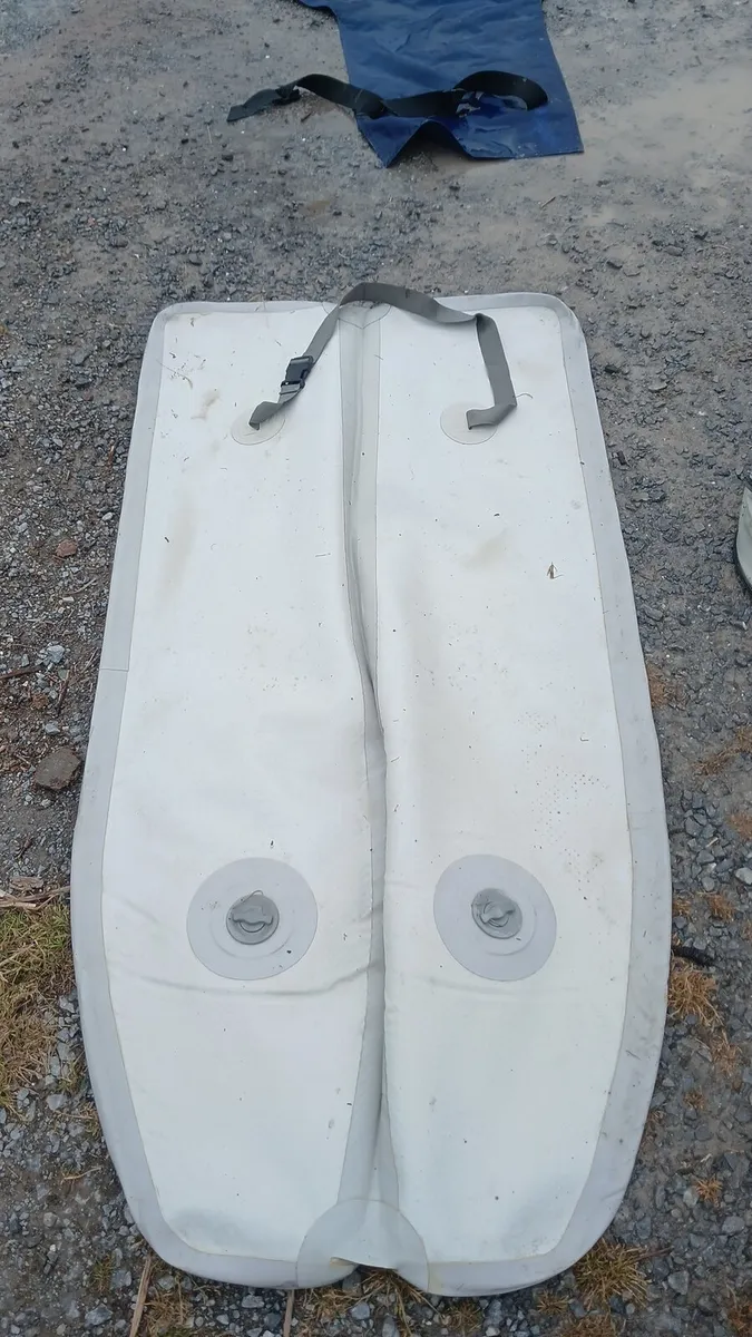 9 ft. Yamaha boat. 2 paddles. foot pump. - Image 3