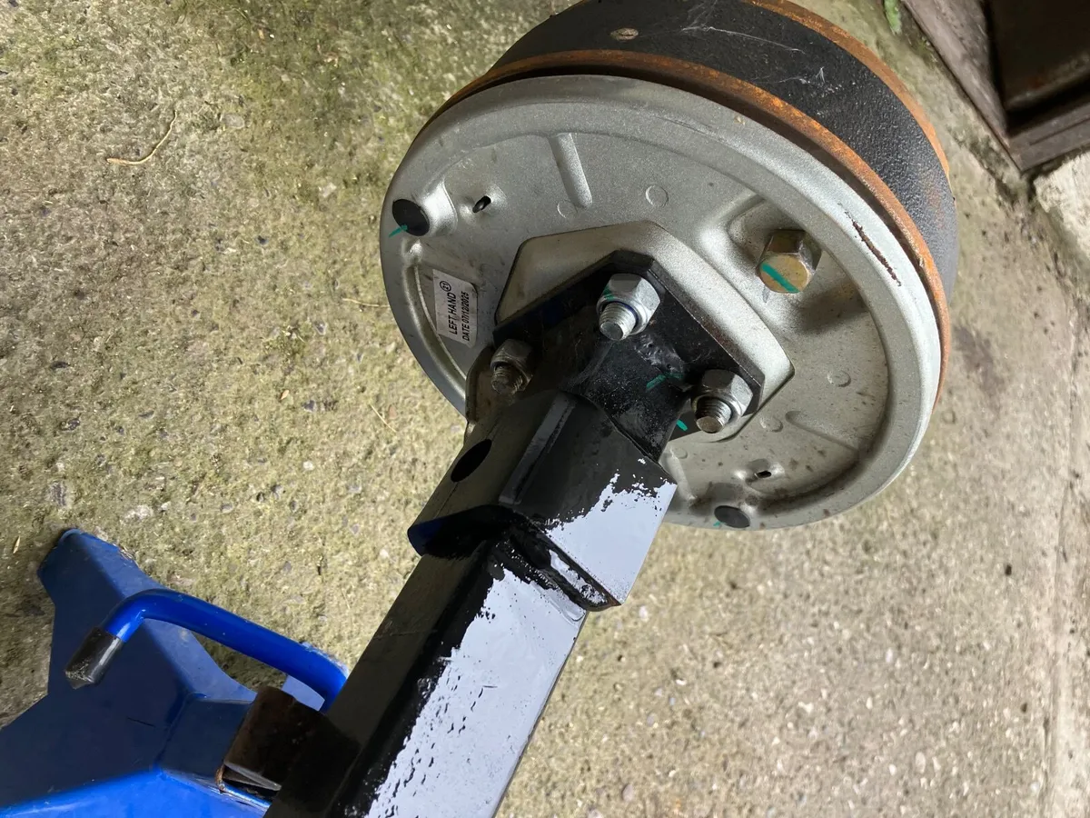 IFOR WILLIAMS AXLE FOR HORSE BOX UNUSED - Image 2
