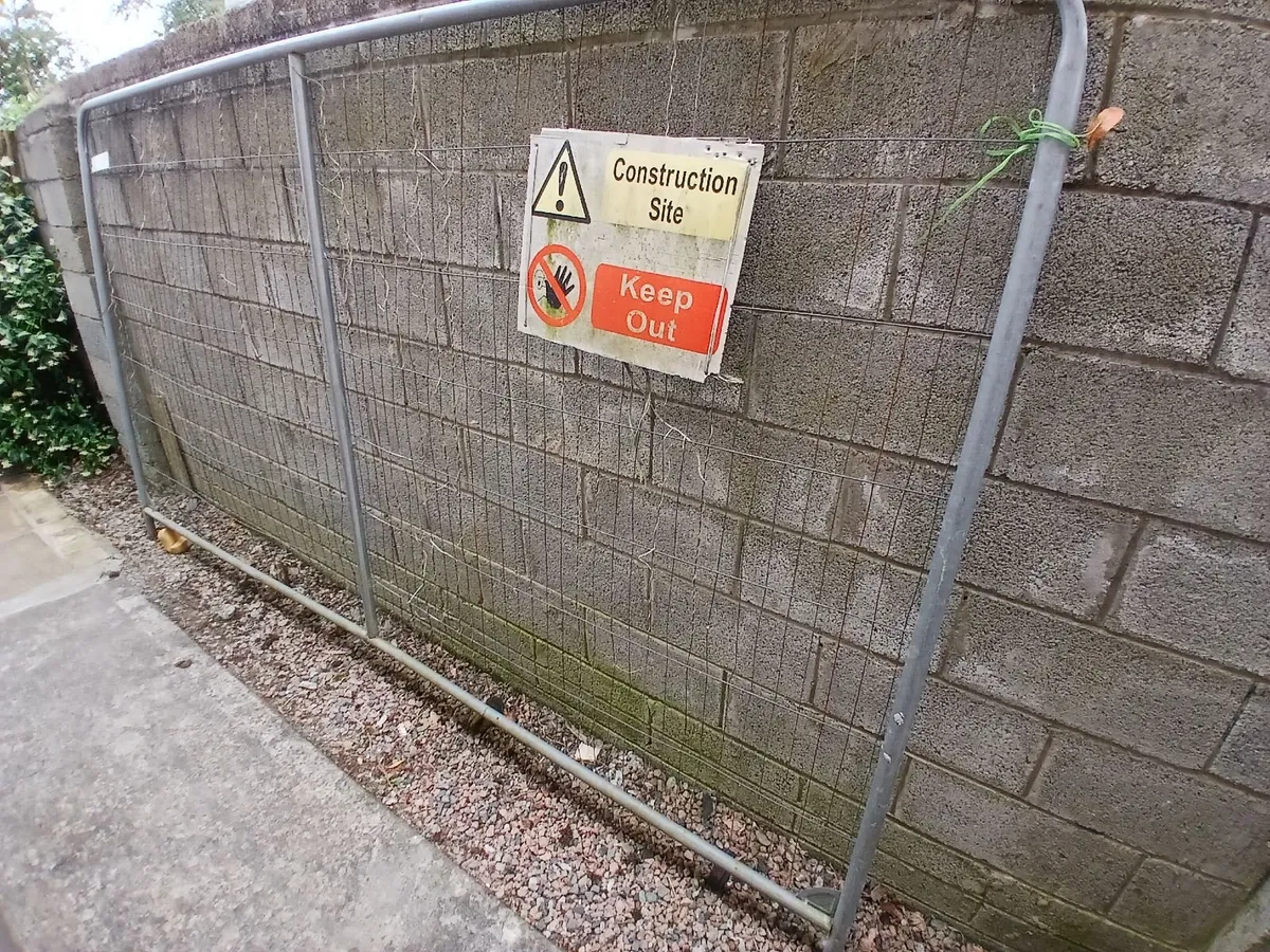 Metal Fence - Image 2