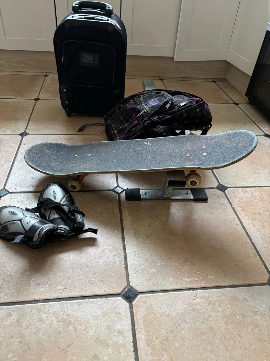 Free bric a brac - Image 1