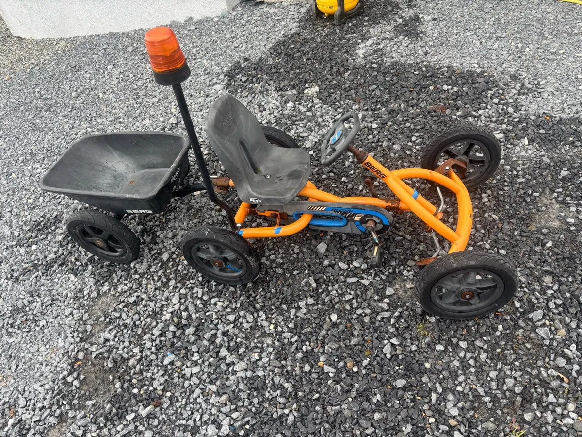 2 Burg go-carts & trailer - Image 3
