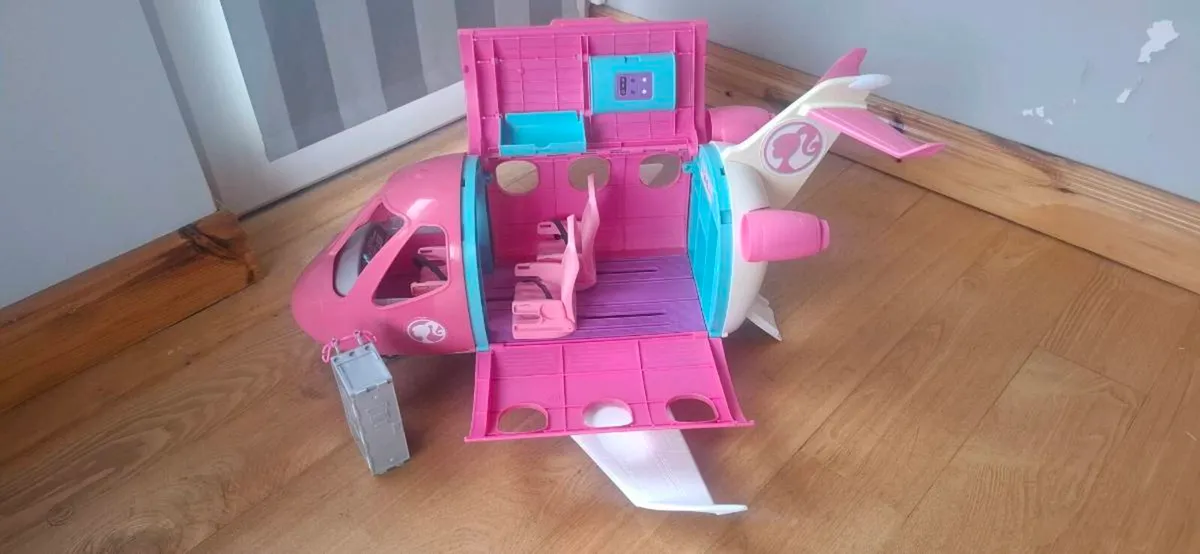 Pink Barbie aeroplane - Image 2
