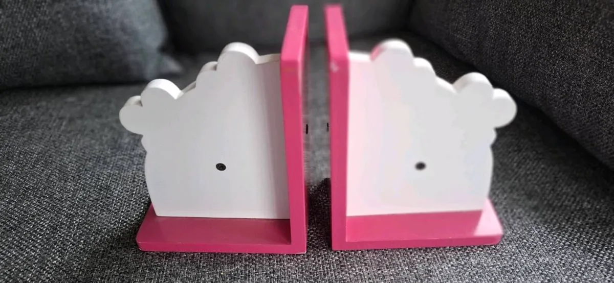Girls pink butterfly bookends/book stands - Image 2