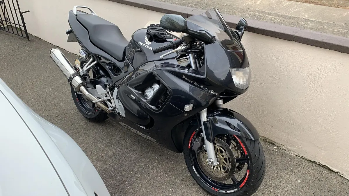 Honda CBR 600F - Image 4
