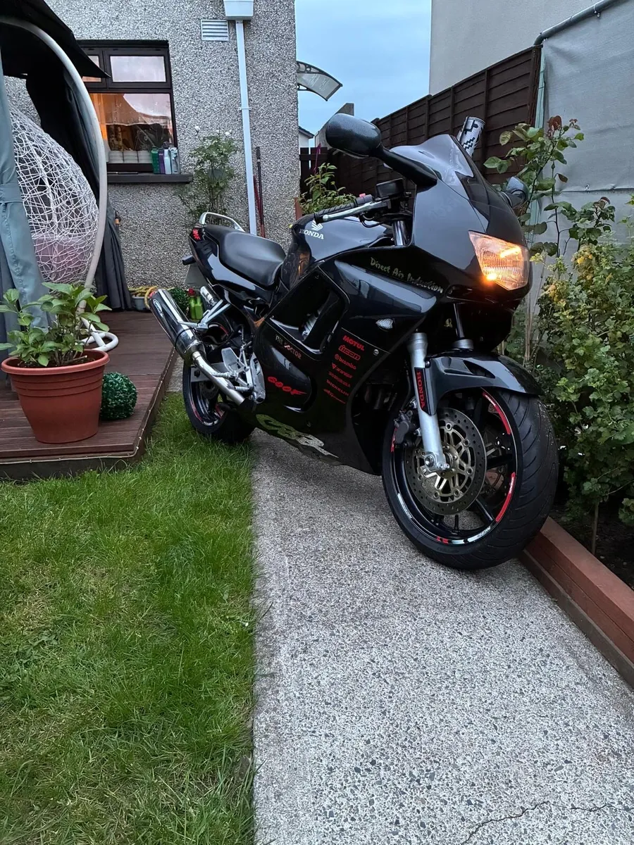 Honda CBR 600F - Image 2