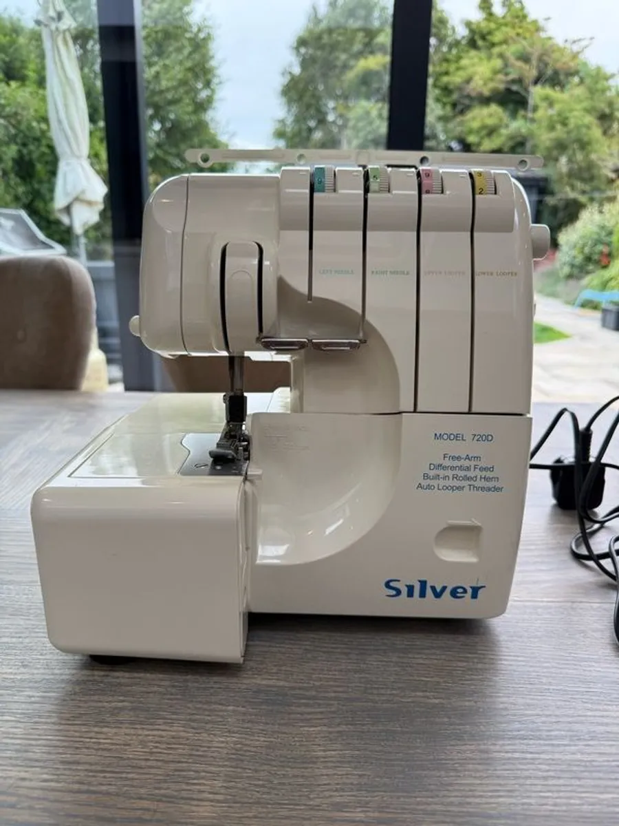 Silver 720D Overlocker - Image 1