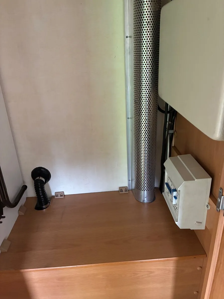 Motorhome - Image 2