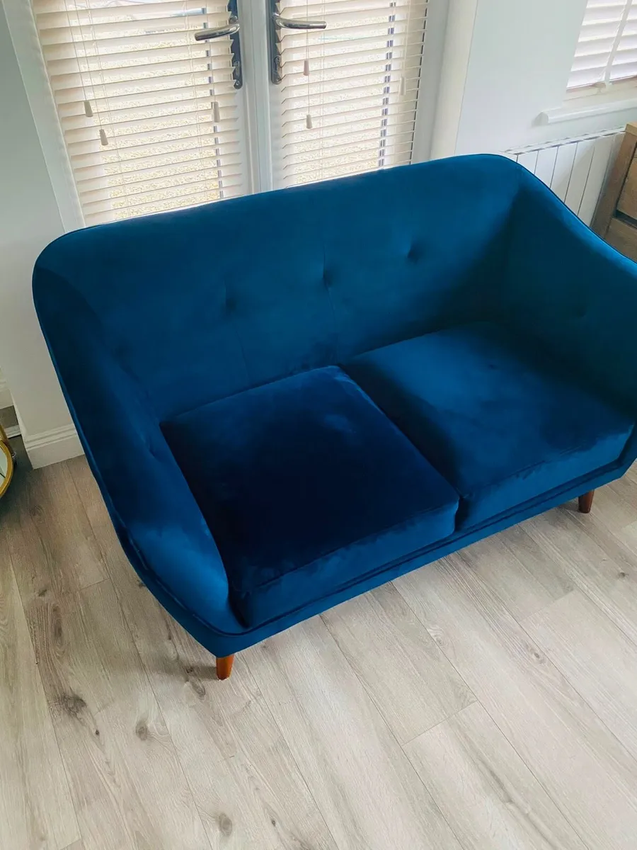 Couch - Image 4