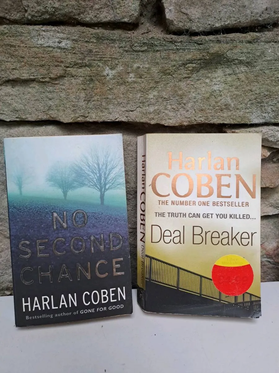Crime and thriller book bundle - Image 3