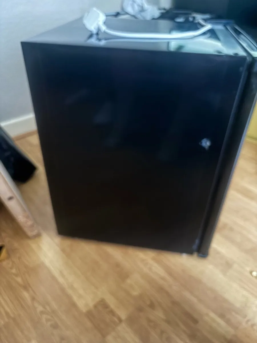 Mini fridge - Image 4
