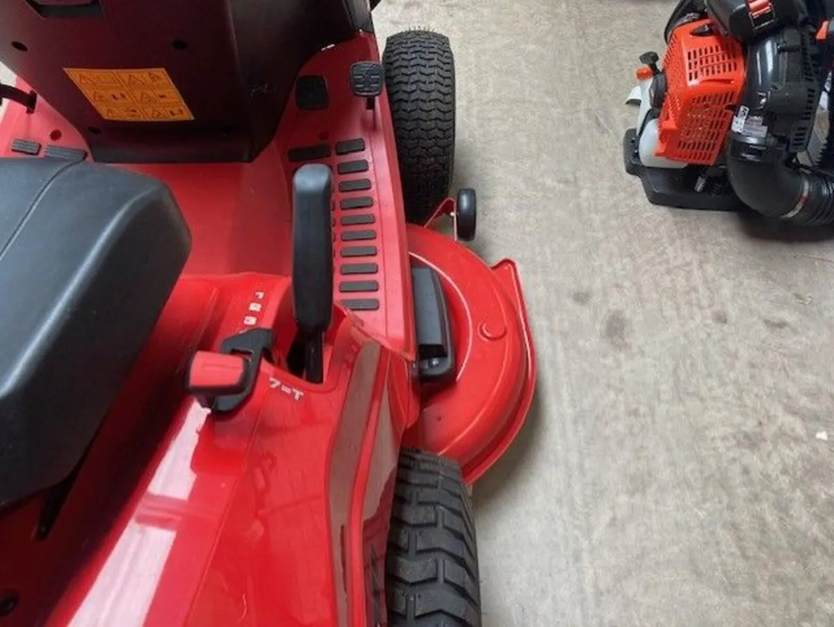 Alko / Solo T24 -49'' Twin Blade mower 24HP V-Twin - Image 2
