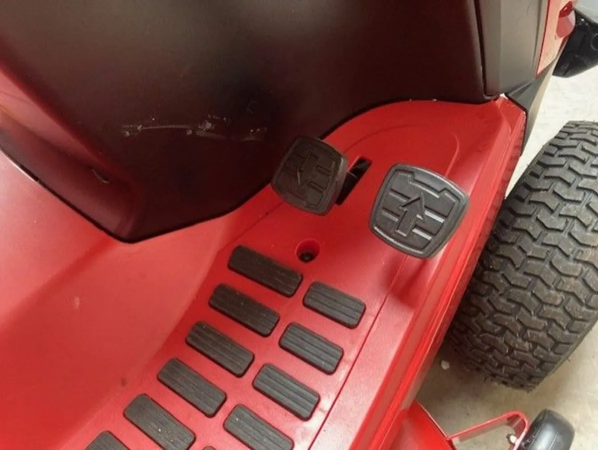 Alko / Solo T24 -49'' Twin Blade mower 24HP V-Twin - Image 4